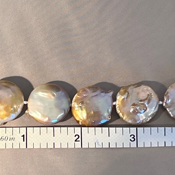 NWOT Cultured Freshwater Coin Pearl Necklace. 19”. Pink and Gray Tones. - Picture 6 of 7